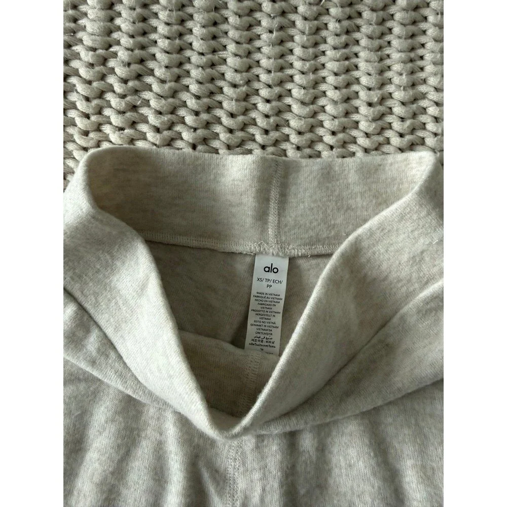 Alo oatmeal heather alolux me time shorts